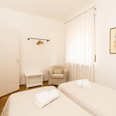 דירה Domus - Elegante Residenza Con Affaccio Su Porta Leoni *