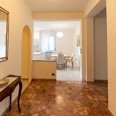 דירה Domus - Elegante Residenza Con Affaccio Su Porta Leoni *