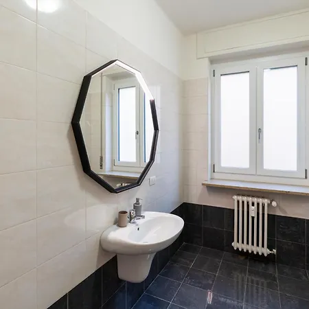 Domus - Elegante Residenza Con Affaccio Su Porta Leoni *