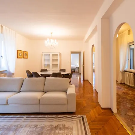 Domus - Elegante Residenza Con Affaccio Su Porta Leoni ורונה