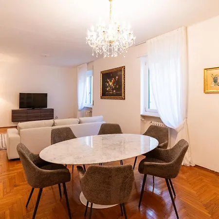 Domus - Elegante Residenza Con Affaccio Su Porta Leoni * ורונה