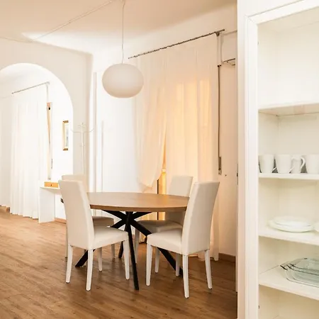 Domus - Elegante Residenza Con Affaccio Su Porta Leoni Apartment