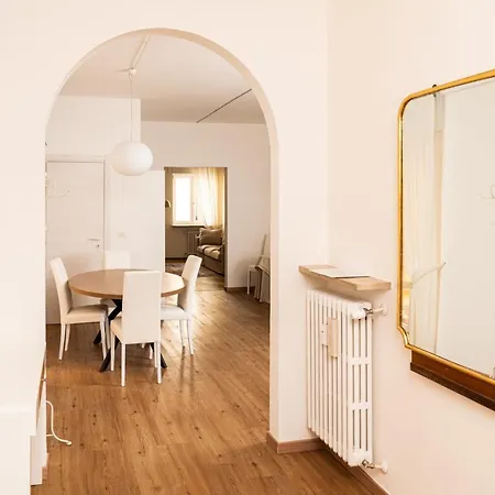 Apartamento Domus - Elegante Residenza Con Affaccio Su Porta Leoni