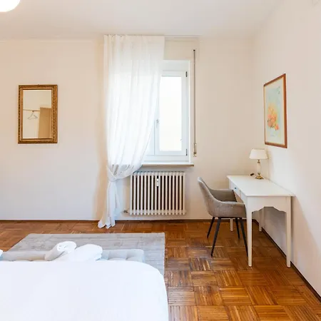 Apartamento Domus - Elegante Residenza Con Affaccio Su Porta Leoni *