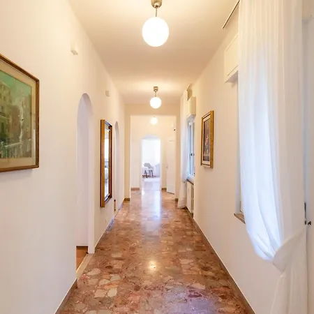 Domus - Elegante Residenza Con Affaccio Su Porta Leoni Verona